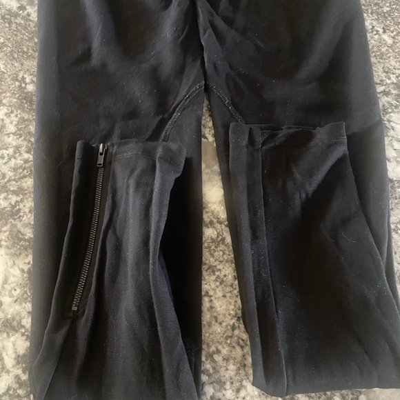 Cabi Leggings retail $105 - Picture 2 of 4